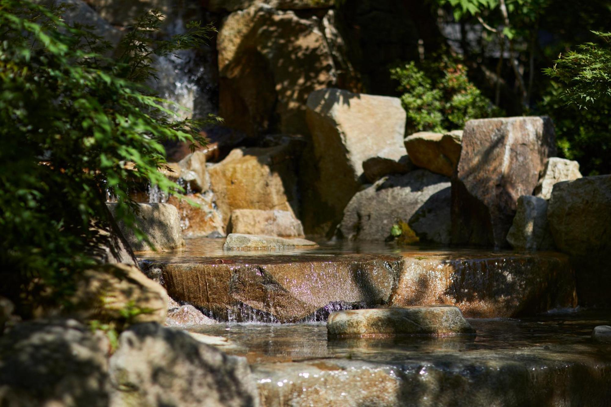 The Hotel Sanraku Kanazawa 21Th December 2022 Open Ngoại thất bức ảnh The hot springs at the top of the falls